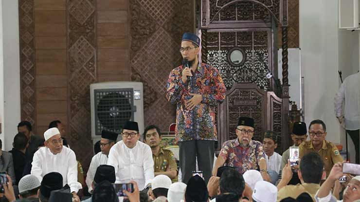 Etika Tanya Jawab Dengan Ustadz Adi Hidayat