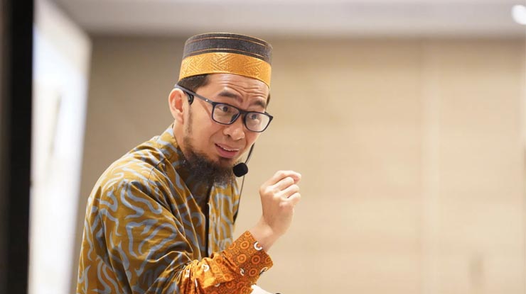 Profil Ustadz Adi Hidayat