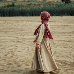 Perempuan Berhijab Islami